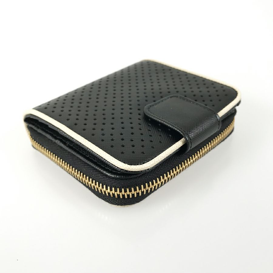 プラダ 二つ折り財布