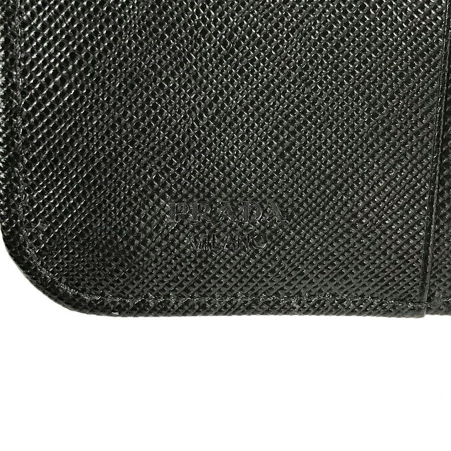 プラダ 二つ折り財布