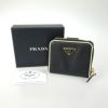 プラダ 二つ折り財布
