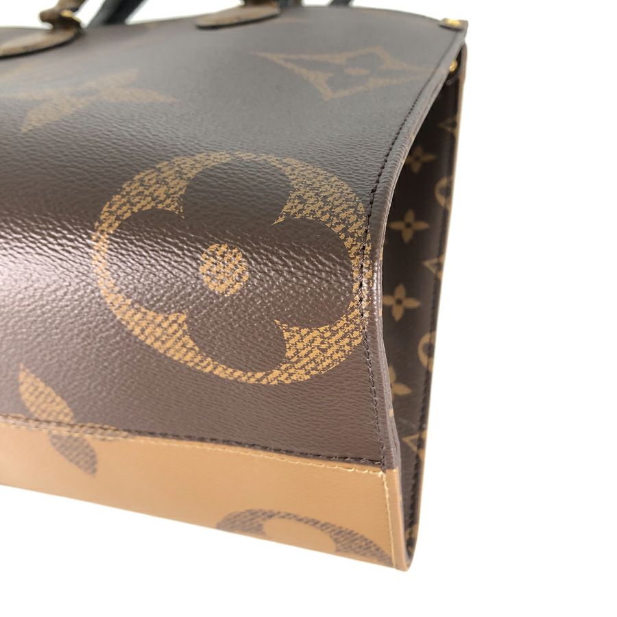 ルイ・ヴィトン モノグラム ジャイアント モノグラム リバース ジャイアント オンザゴー MM  トートバッグ