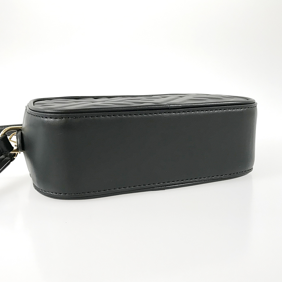 フェンディ ショルダーバッグ