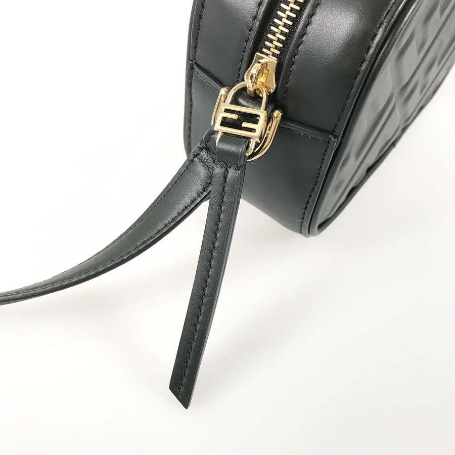 フェンディ ショルダーバッグ