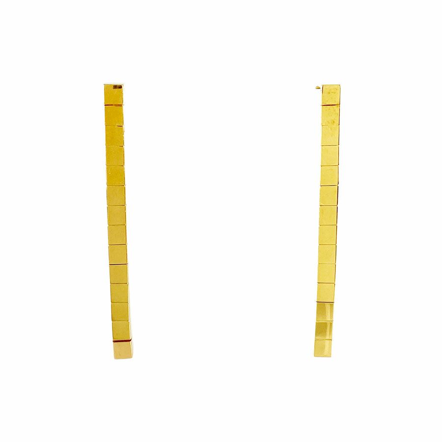 カルティエ ピアス