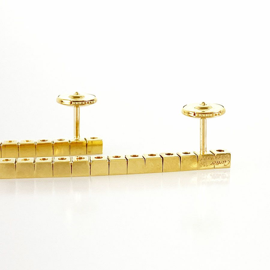 カルティエ ピアス
