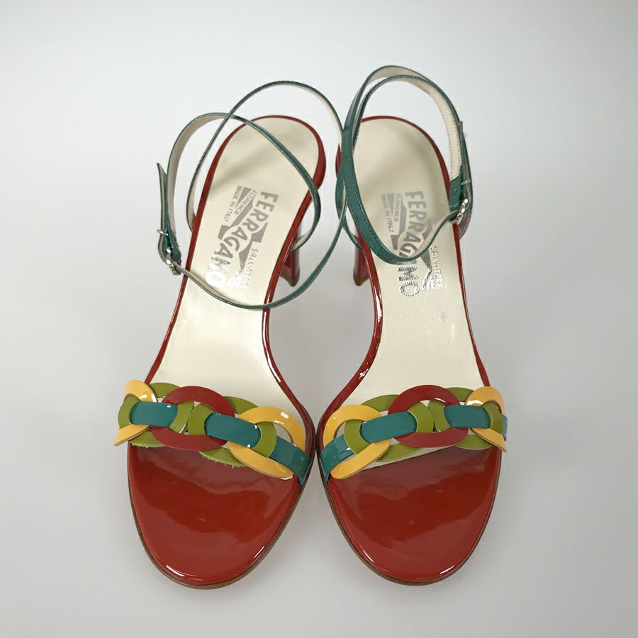 サルヴァトーレフェラガモ レディース サンダル