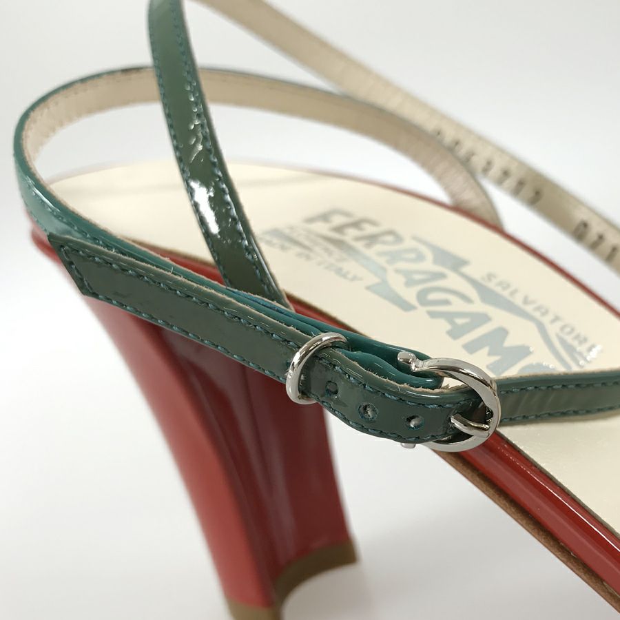 サルヴァトーレフェラガモ レディース サンダル