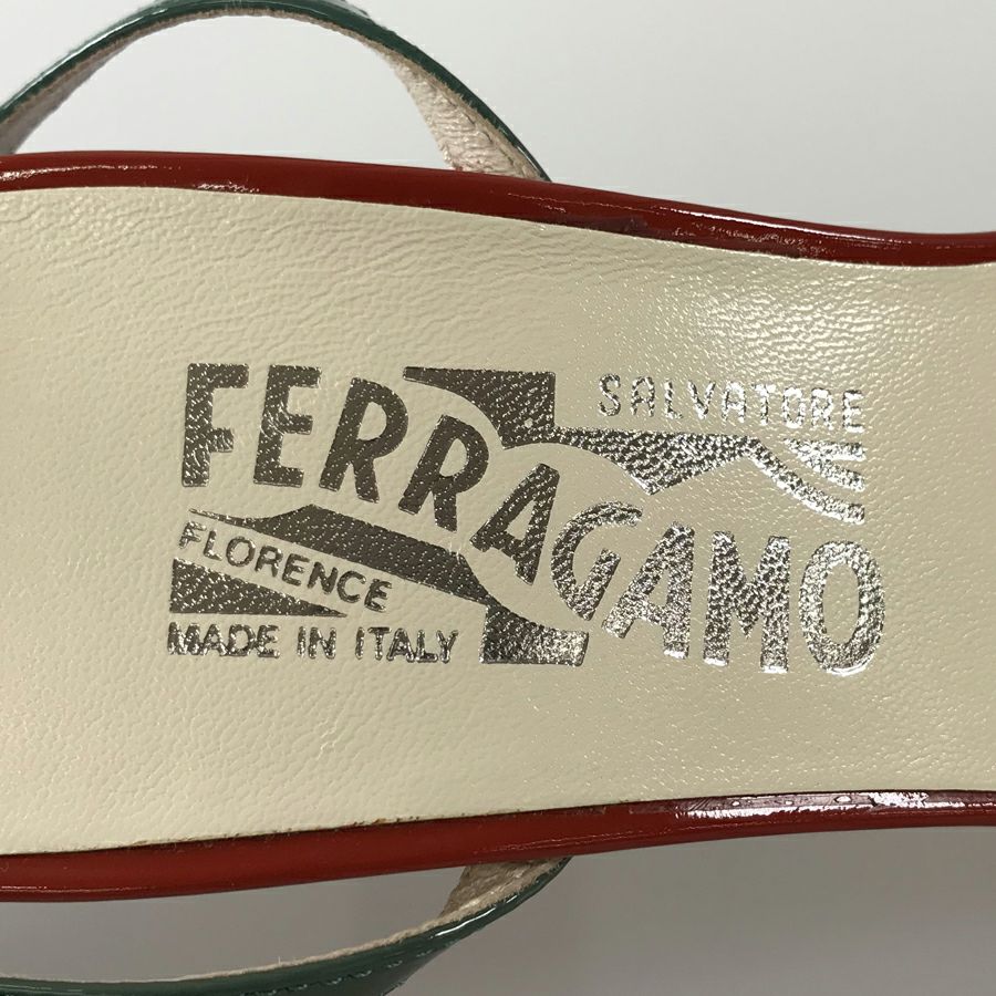 サルヴァトーレフェラガモ レディース サンダル