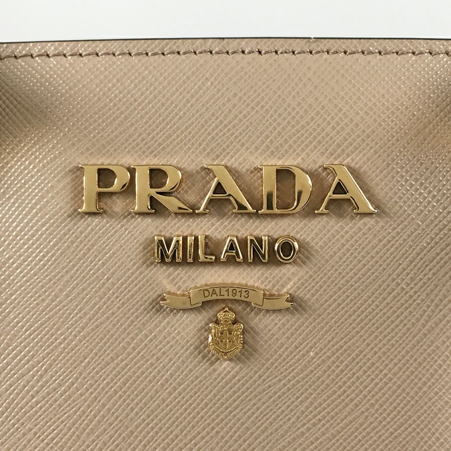 プラダ ハンドバッグ