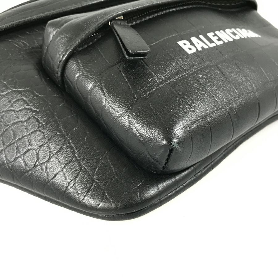 バレンシアガ ボディバッグ