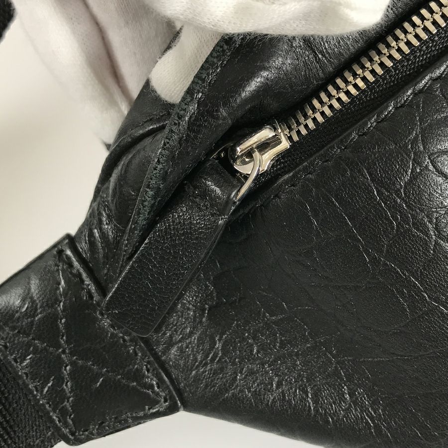 バレンシアガ ボディバッグ