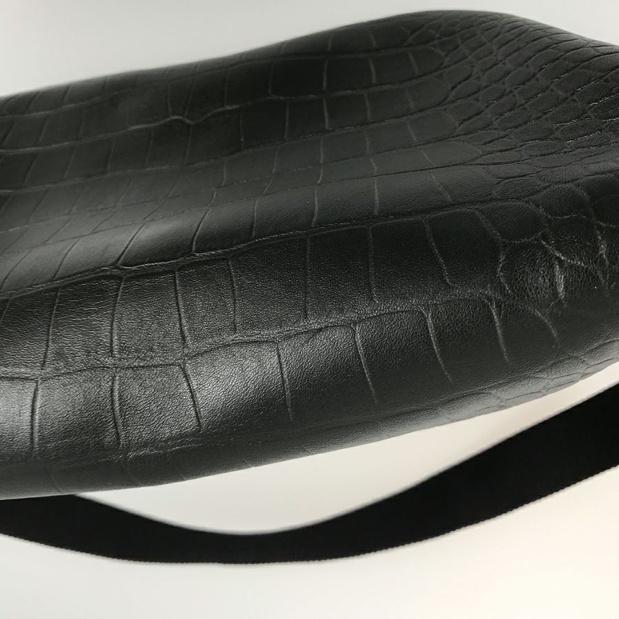 バレンシアガ ボディバッグ