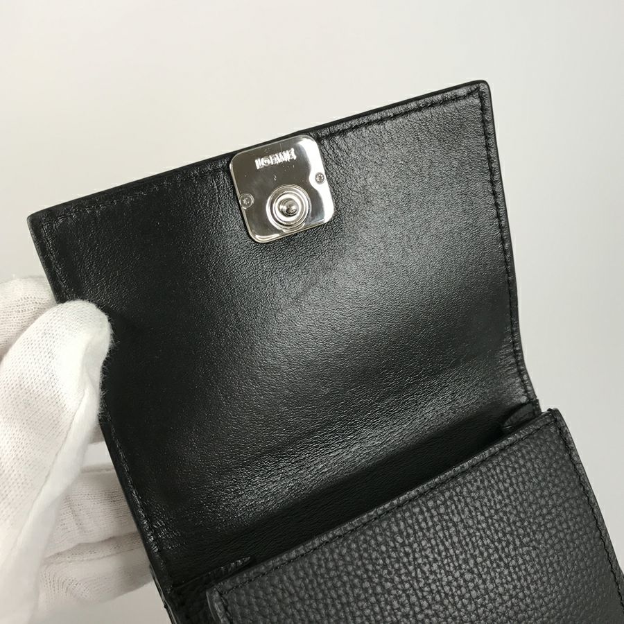 ロエベ 三つ折り財布