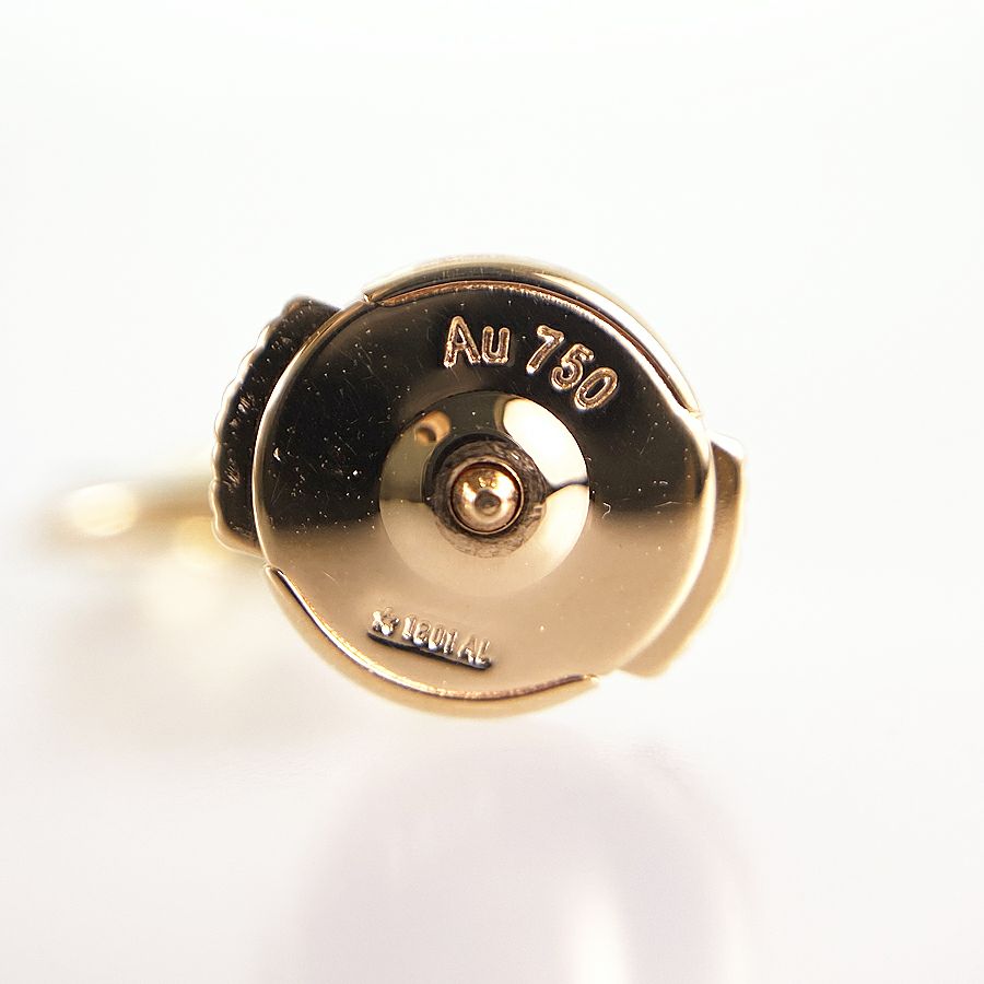 カルティエ ピアス