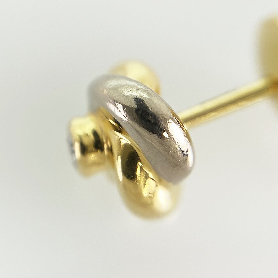 カルティエ ピアス