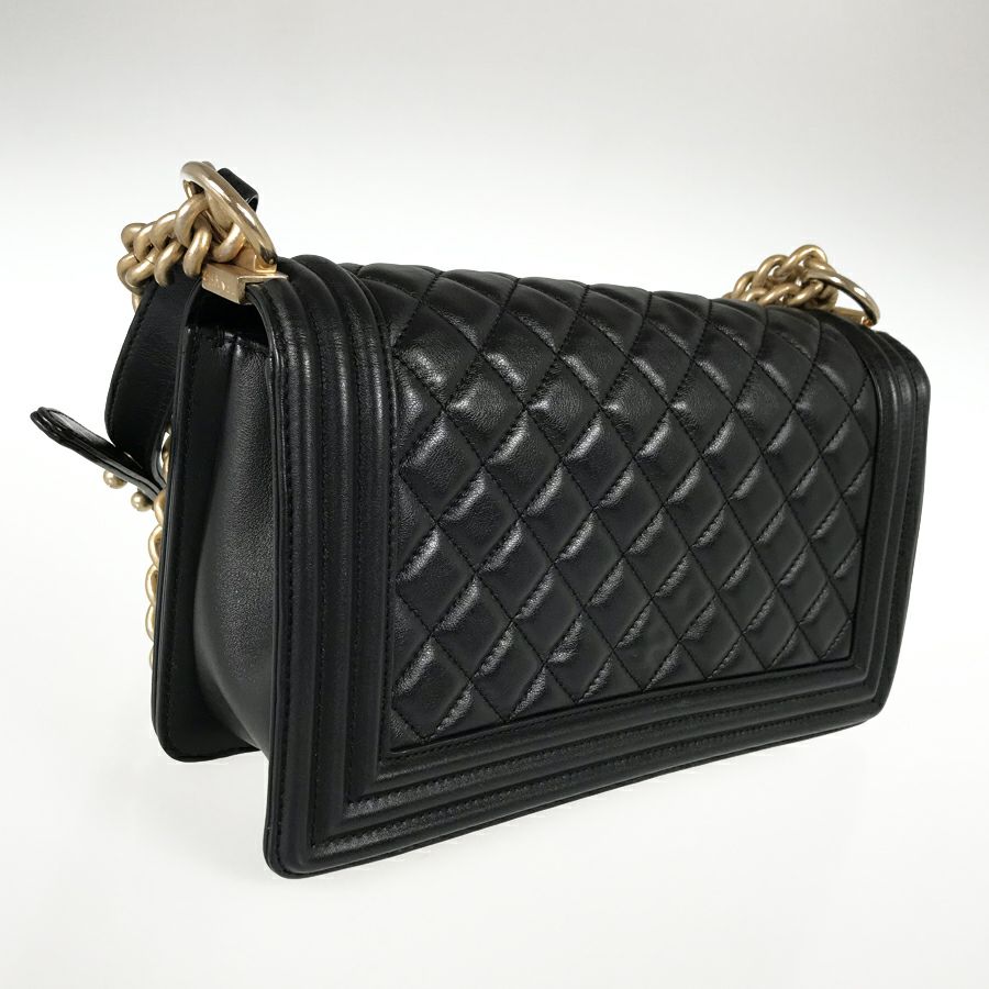 シャネル ショルダーバッグ