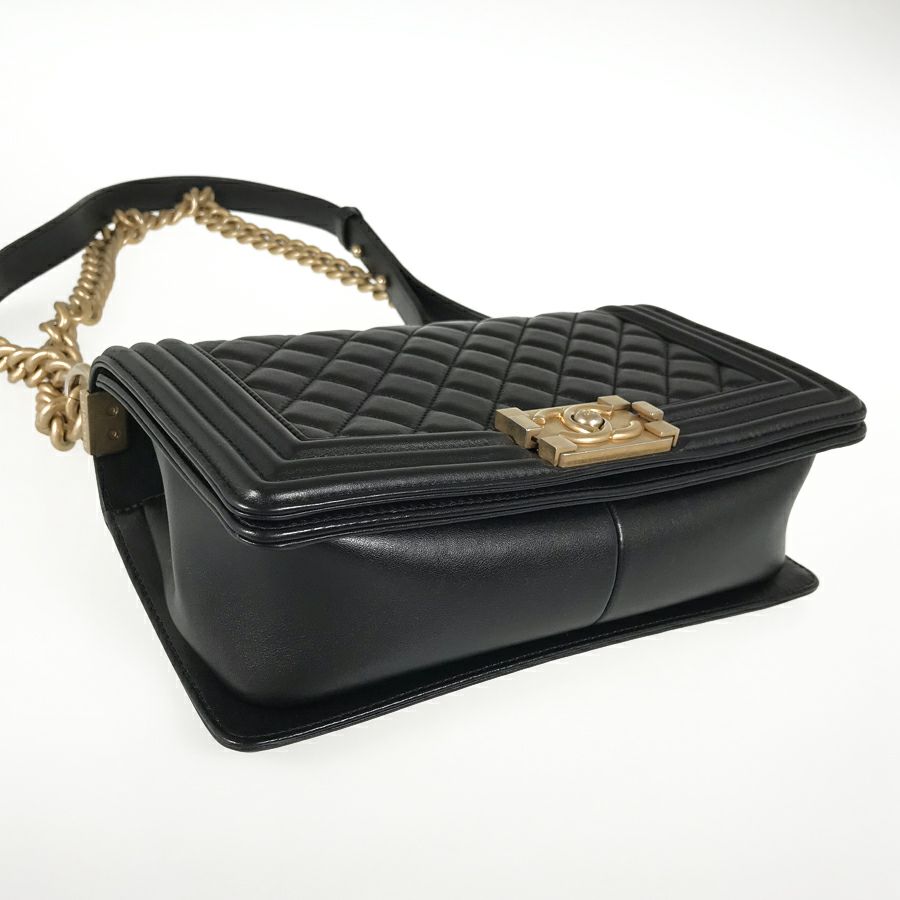 シャネル ショルダーバッグ