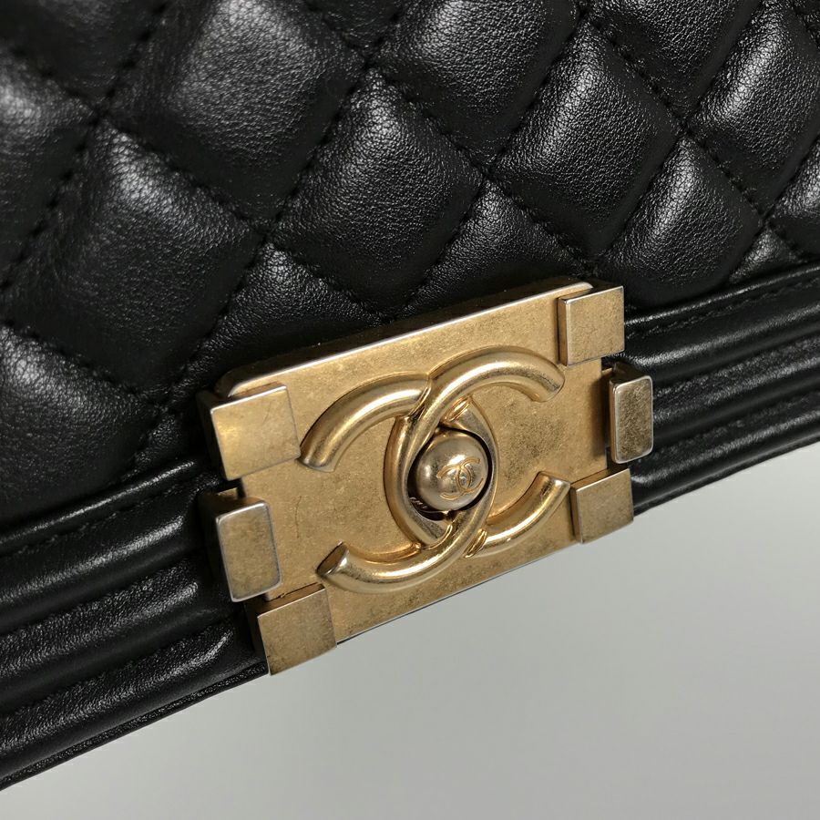 シャネル ショルダーバッグ