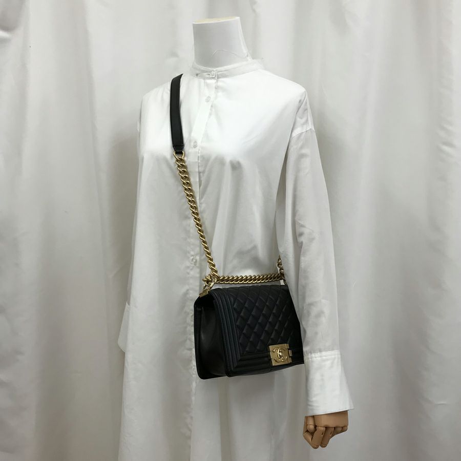 シャネル ショルダーバッグ