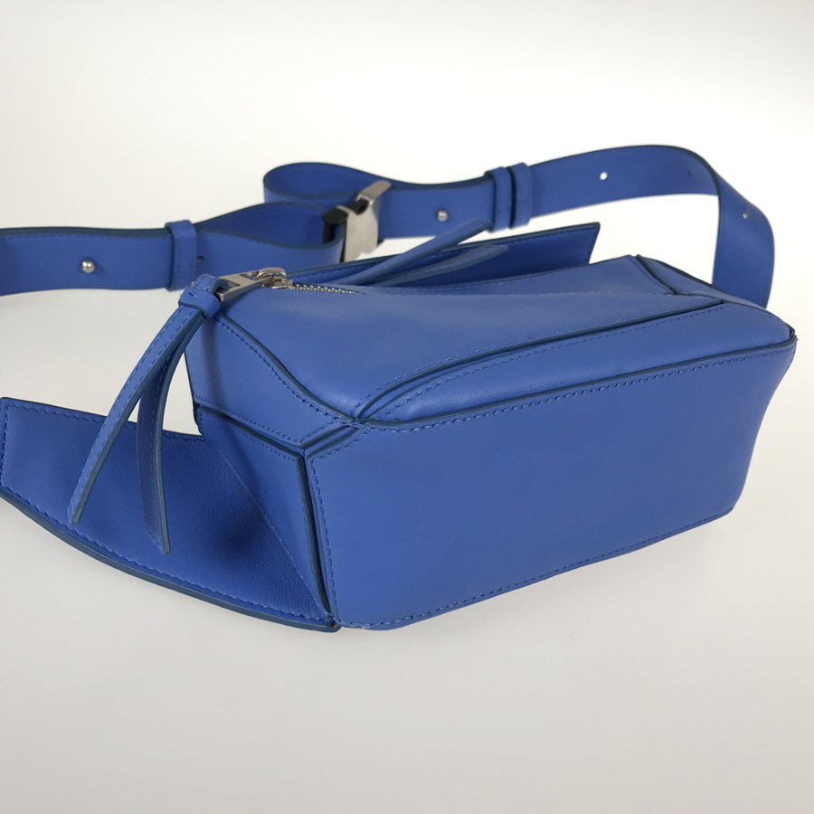 ロエベ ボディバッグ