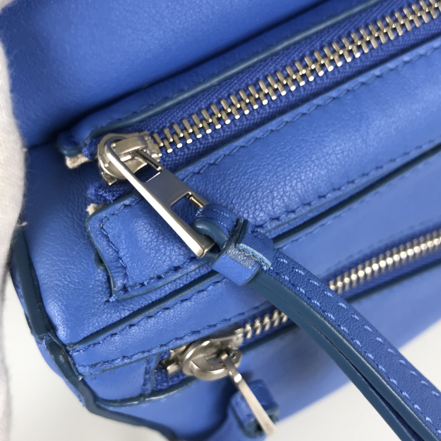 ロエベ ボディバッグ