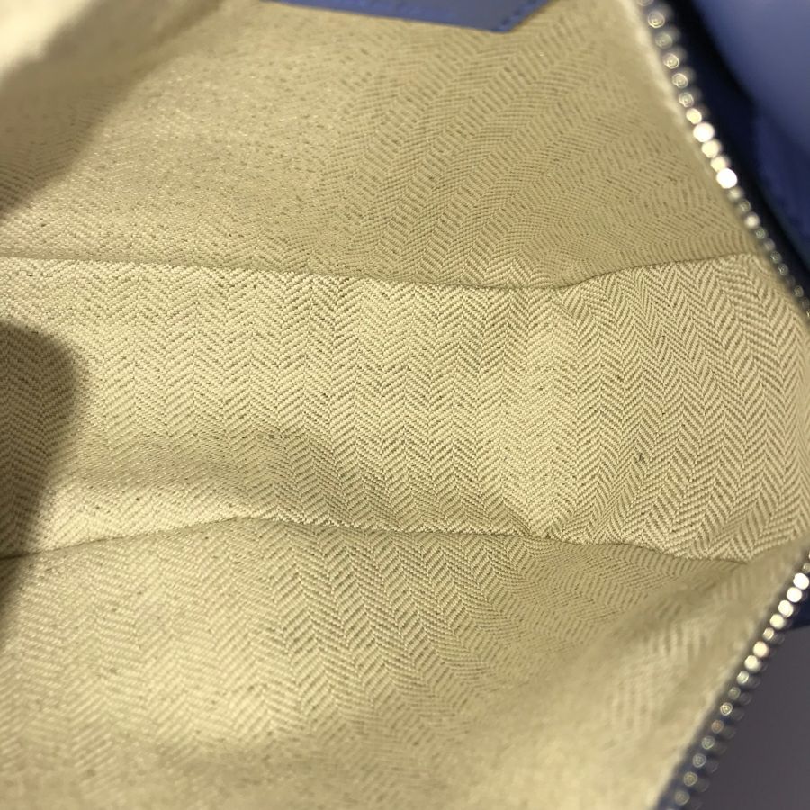 ロエベ ボディバッグ