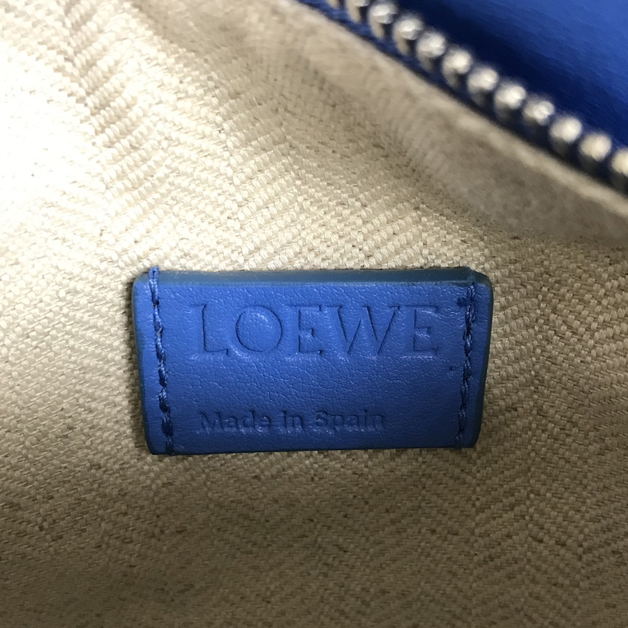 ロエベ ボディバッグ