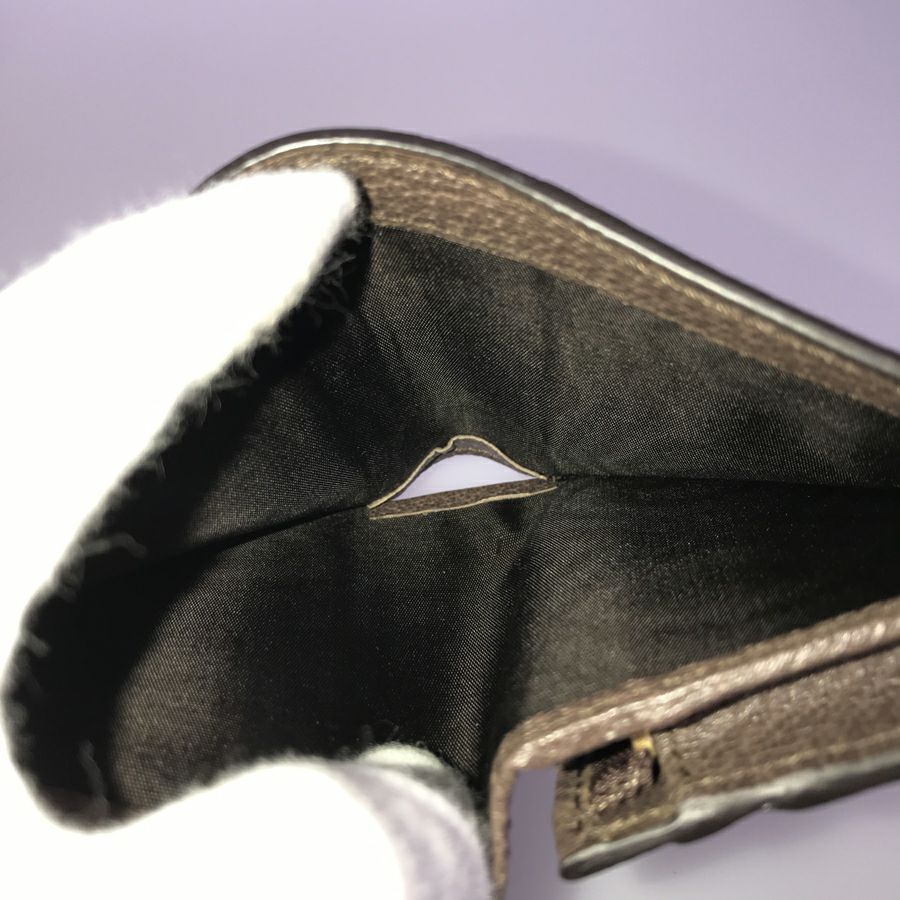 グッチ 二つ折り財布