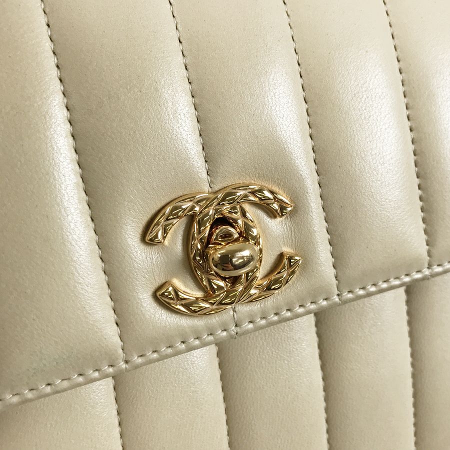 シャネル ショルダーバッグ