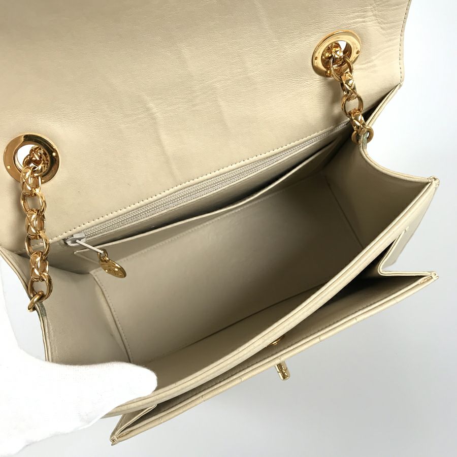 シャネル ショルダーバッグ