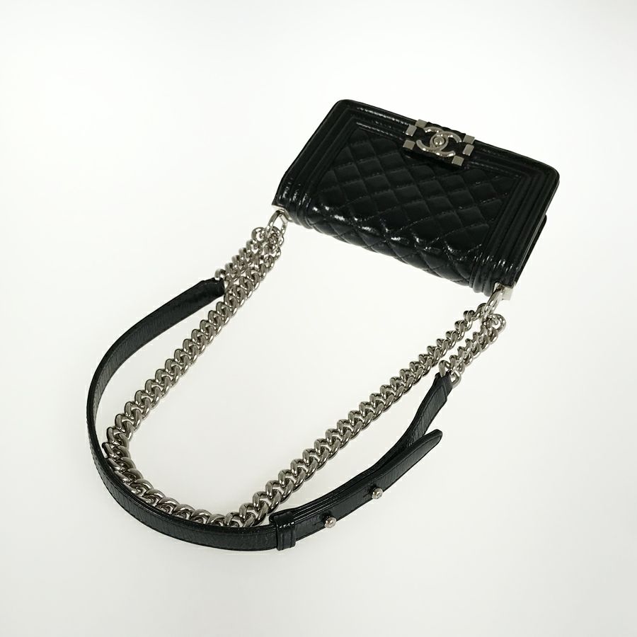 シャネル ショルダーバッグ