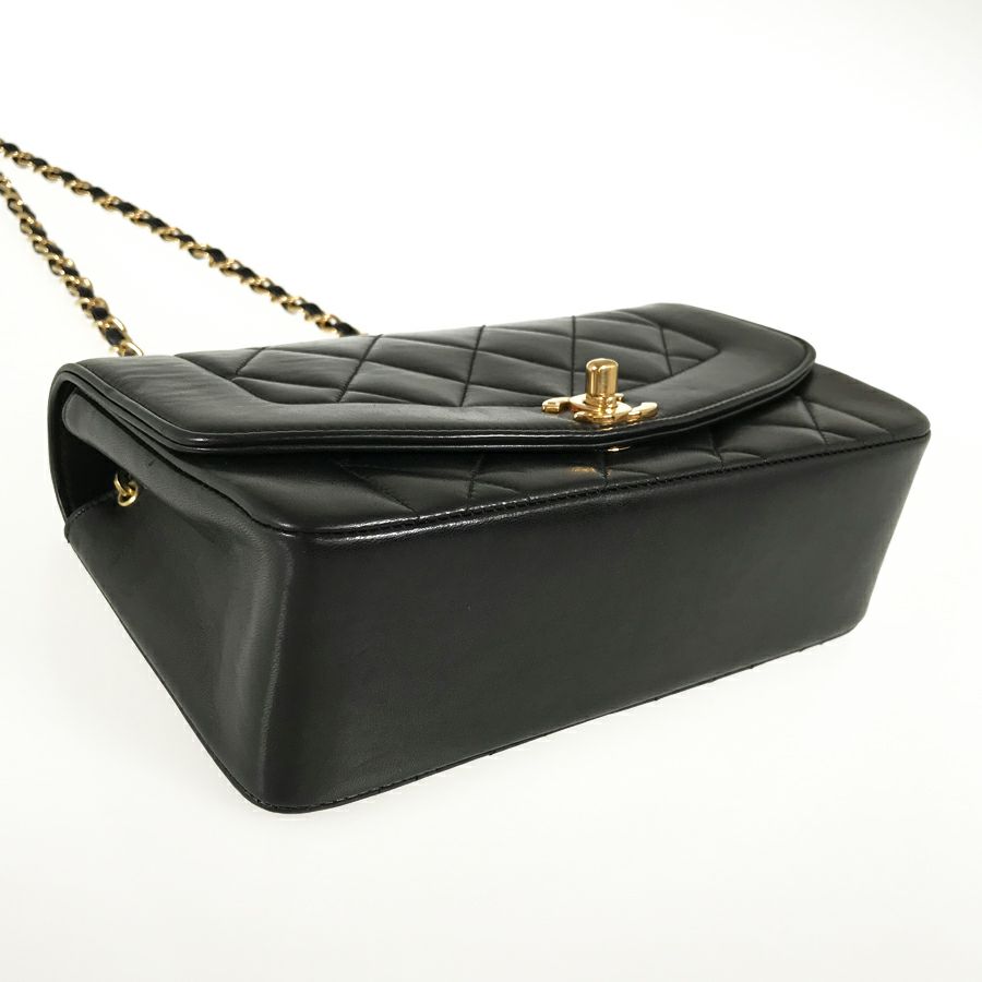 シャネル ショルダーバッグ