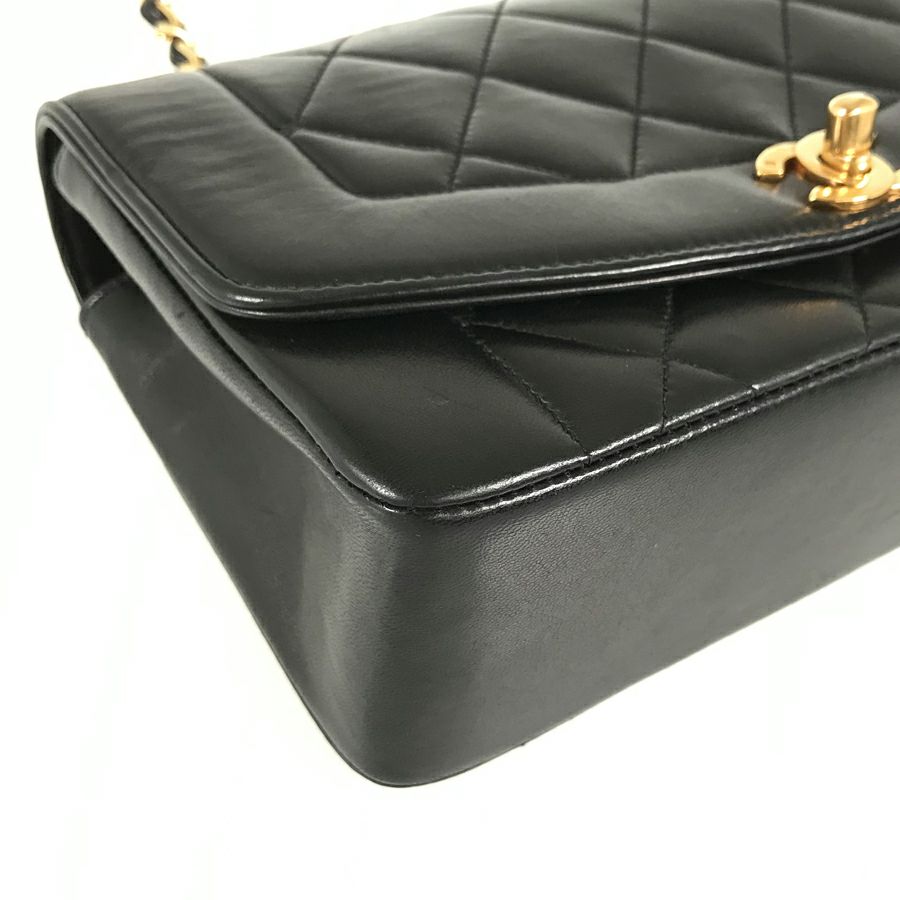 シャネル ショルダーバッグ