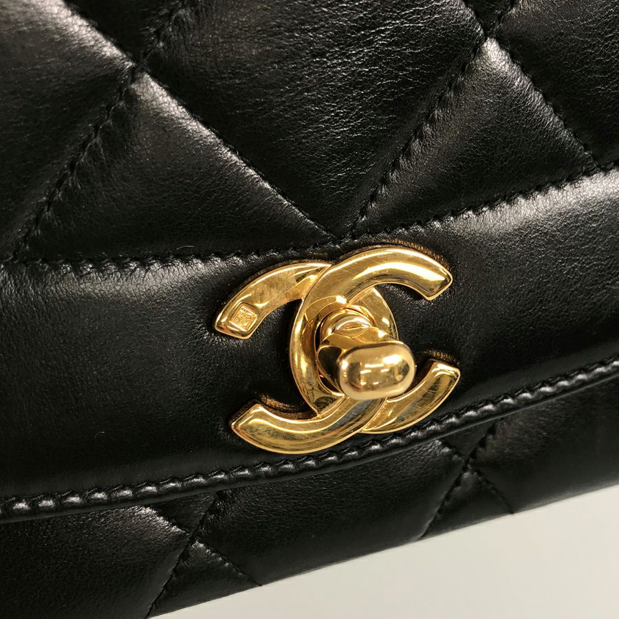 シャネル ショルダーバッグ