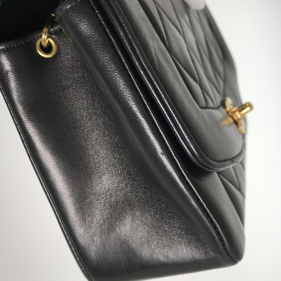 シャネル ショルダーバッグ