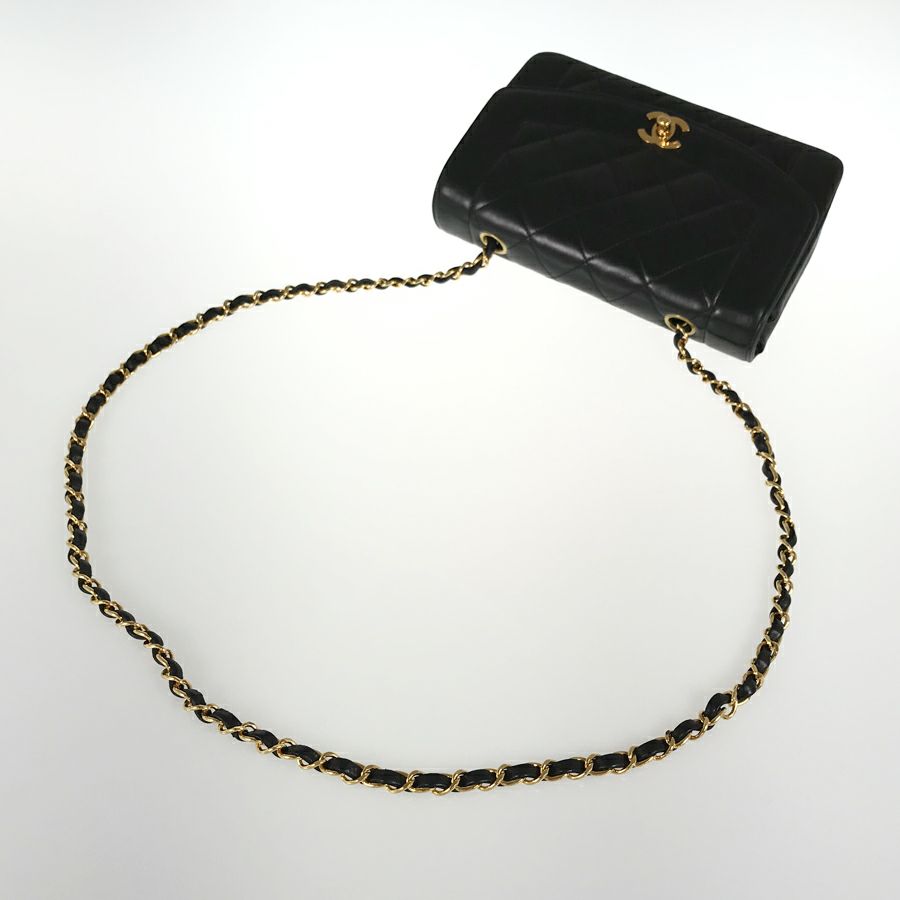 シャネル ショルダーバッグ