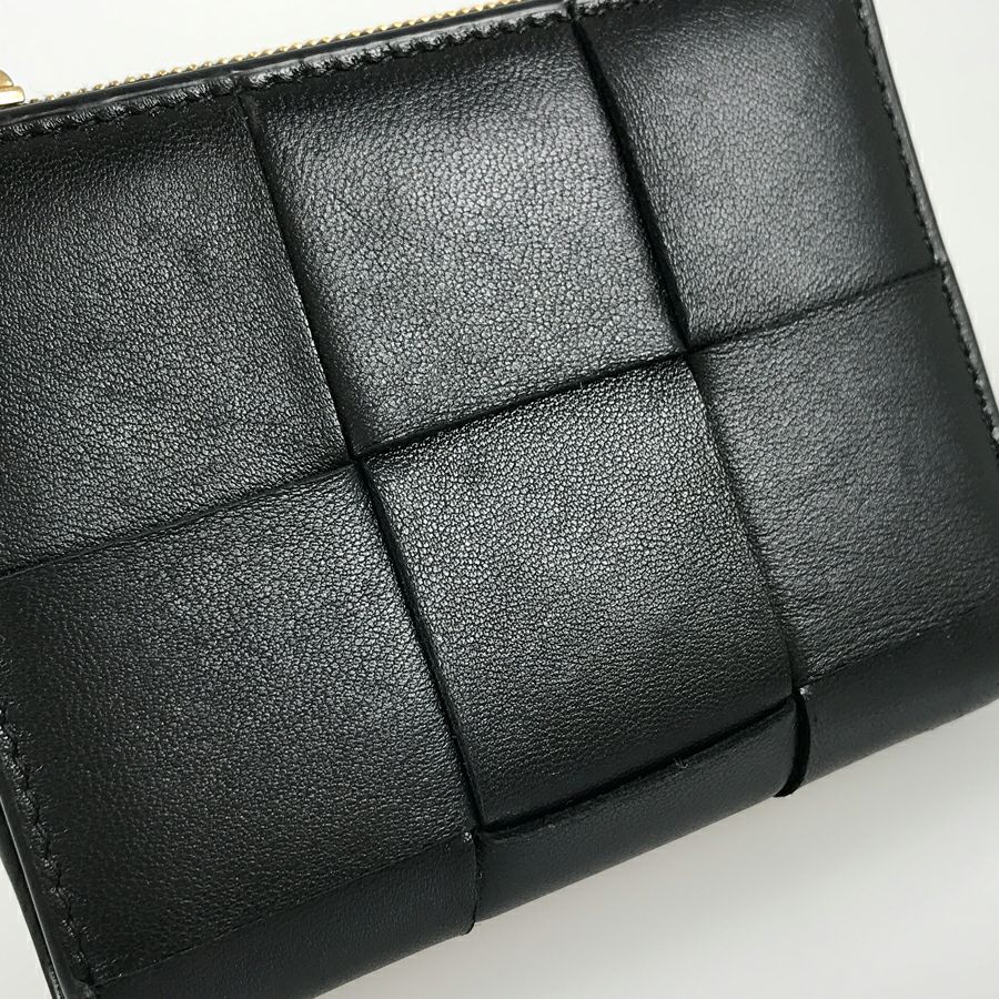ボッテガヴェネタ 二つ折り財布