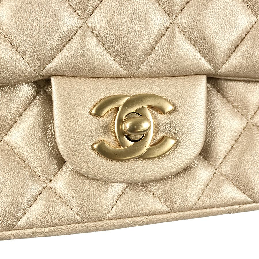 シャネル ショルダーバッグ