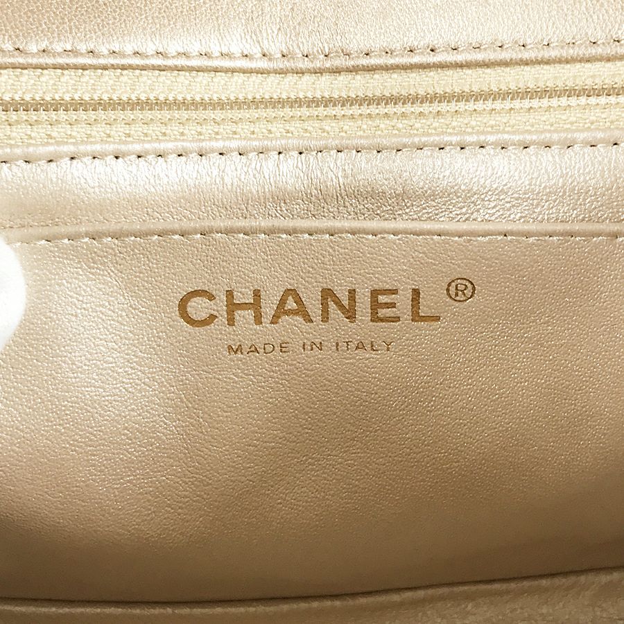 シャネル ショルダーバッグ