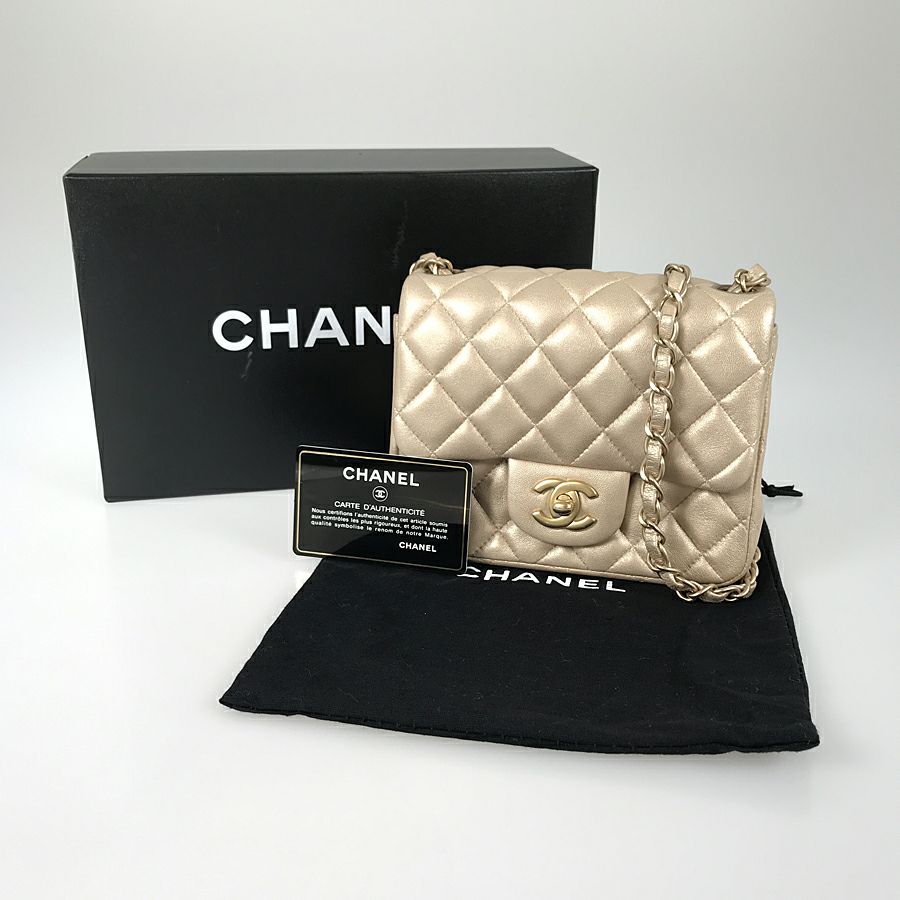 シャネル ショルダーバッグ