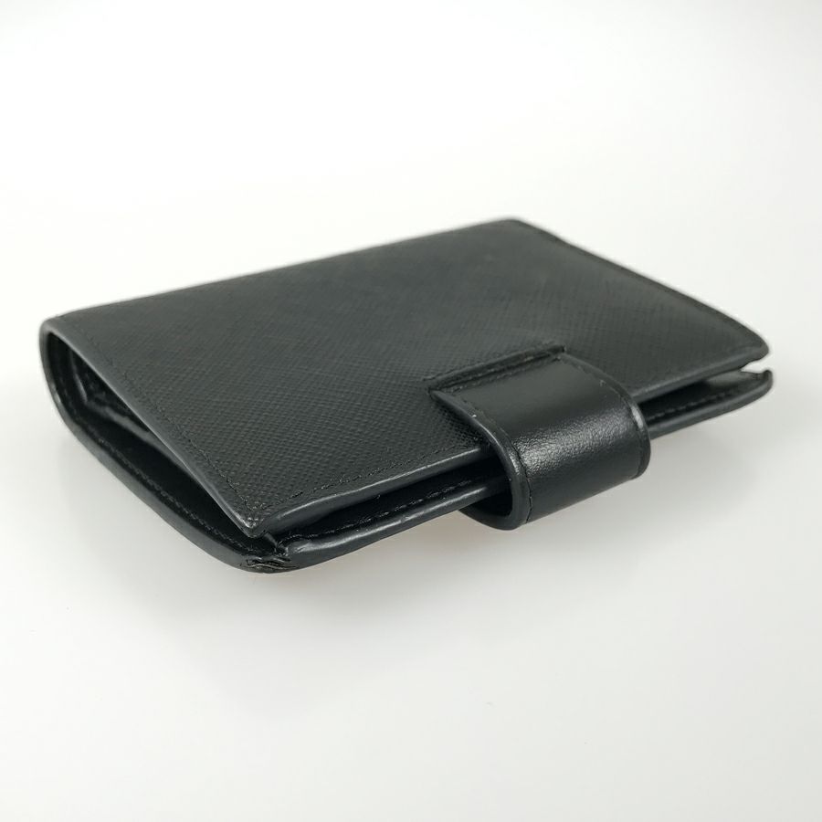 プラダ 二つ折り財布