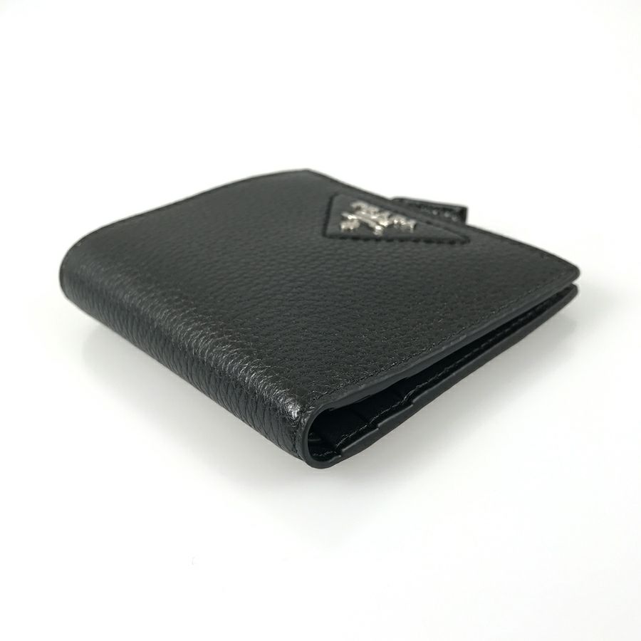 プラダ 二つ折り財布