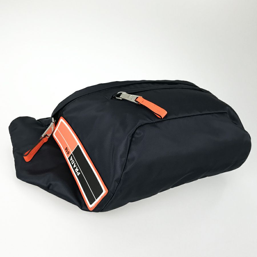 プラダ ボディバッグ