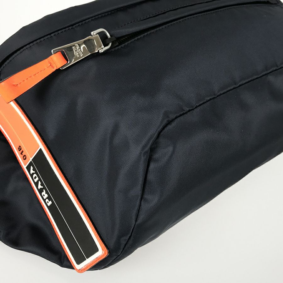 プラダ ボディバッグ