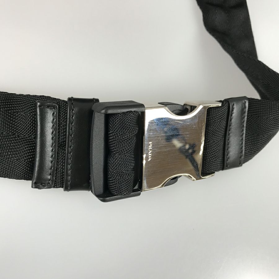 プラダ ボディバッグ