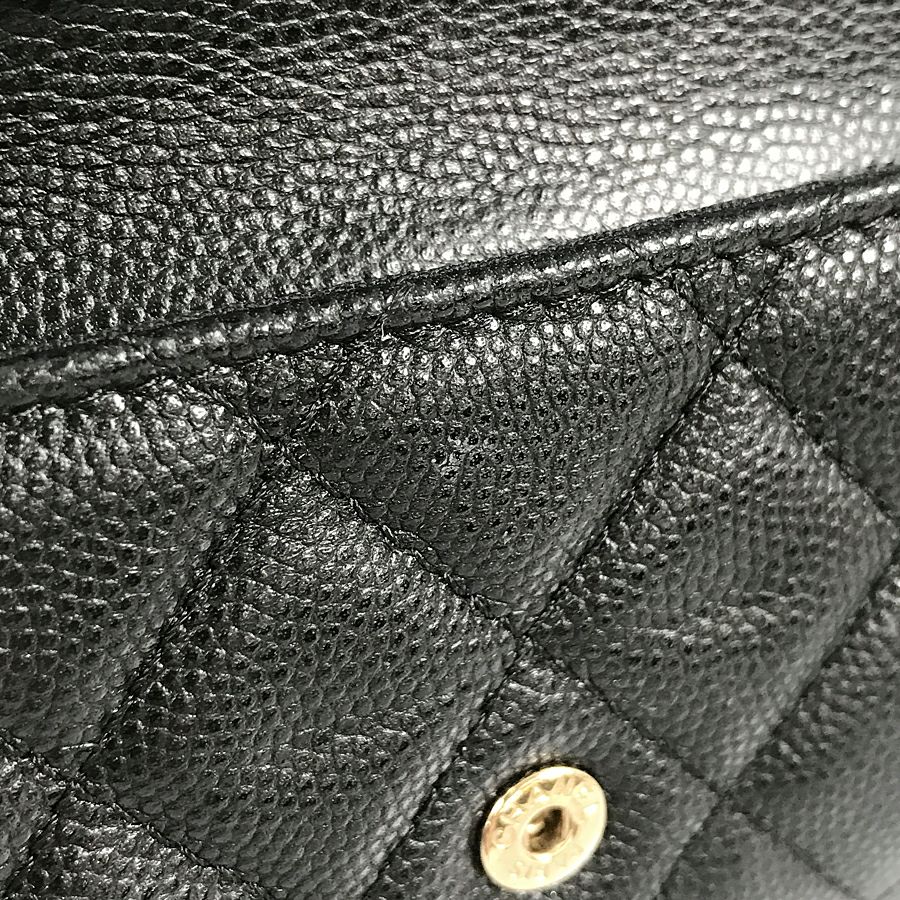 シャネル 三つ折り財布