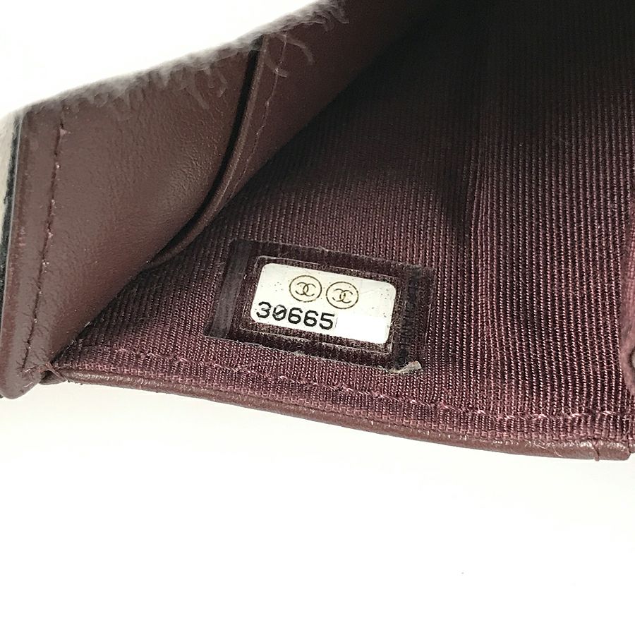 シャネル 三つ折り財布