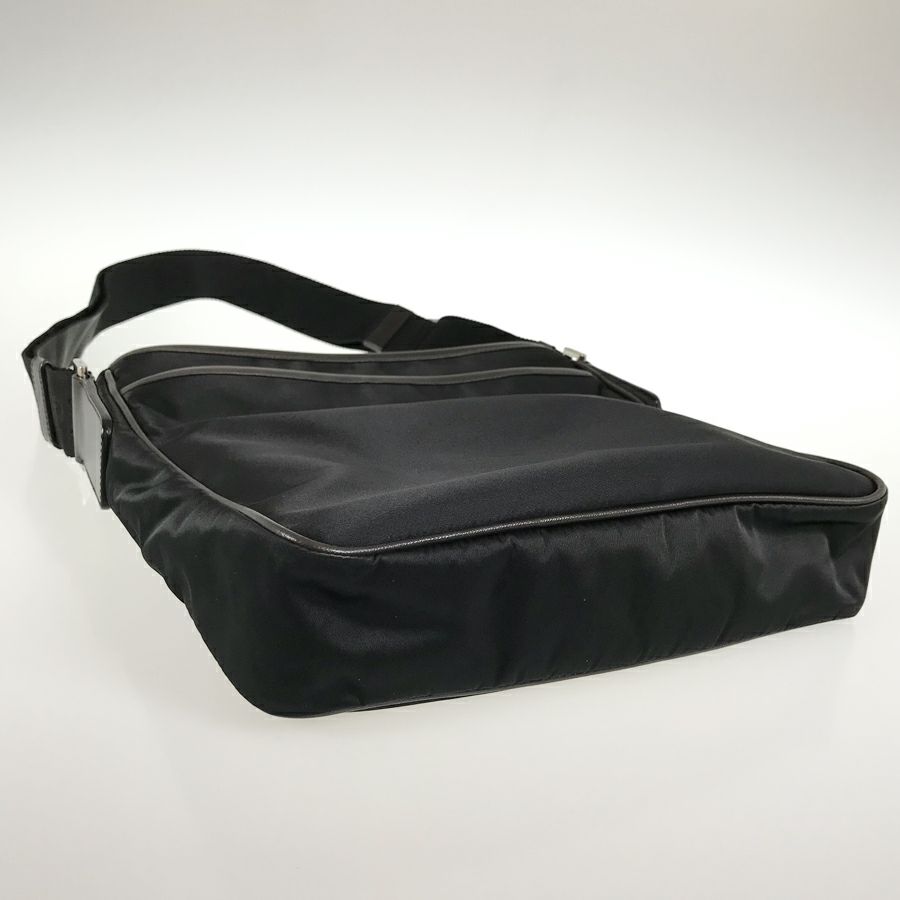 プラダ ショルダーバッグ