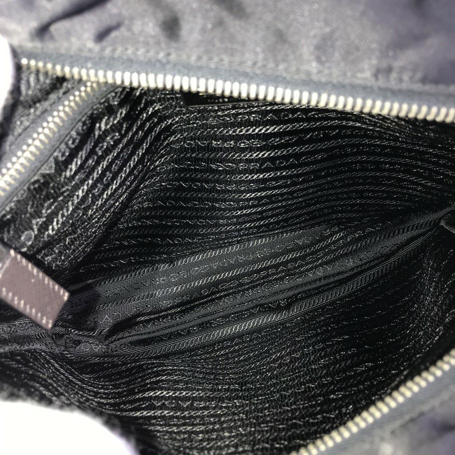 プラダ ショルダーバッグ