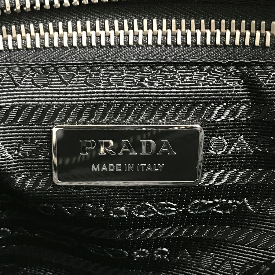 プラダ ショルダーバッグ