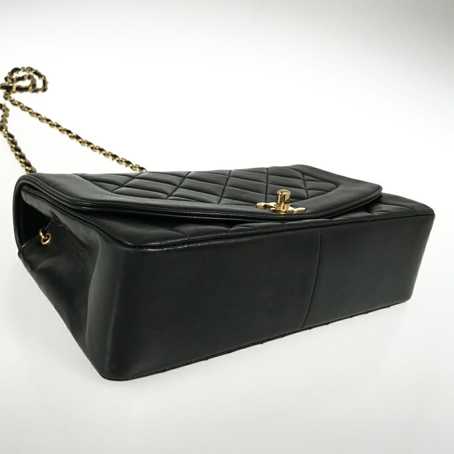 シャネル ショルダーバッグ